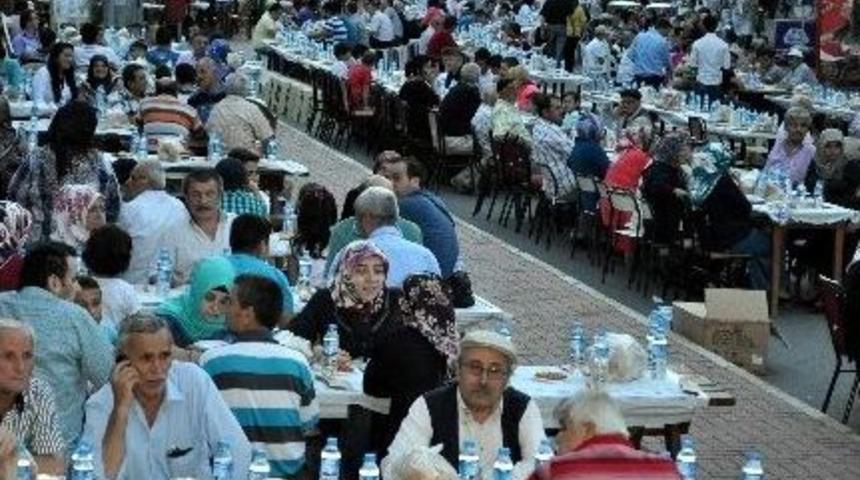 Yenice Belediyesinden 3 Bin Kişiye İftar