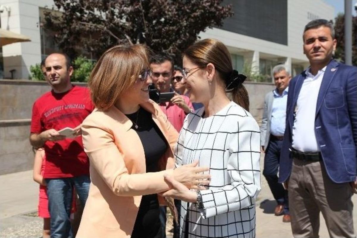 Ayşenur İslam&rsquo;dan Başkan Şahin&rsquo;e Ziyaret