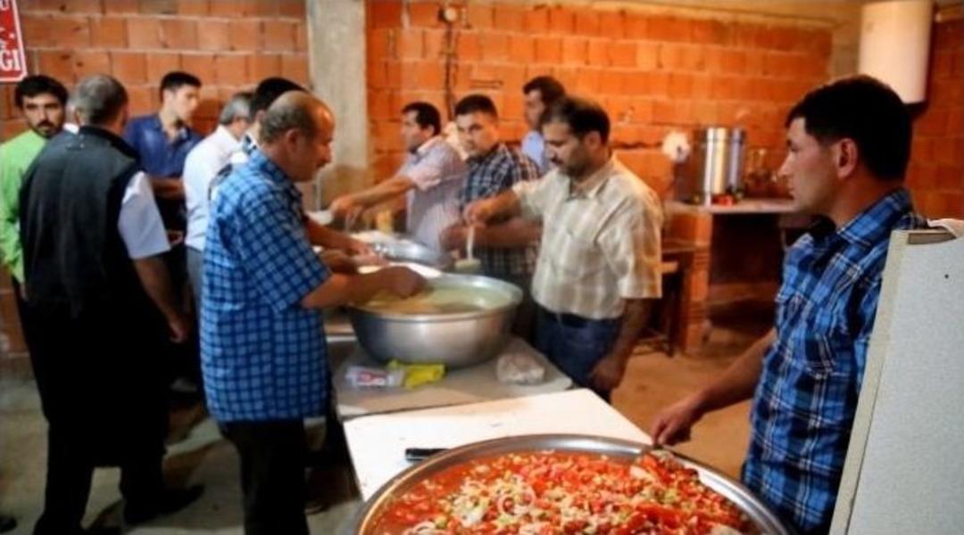 &Uuml;&ccedil; K&ouml;y İftar Sofrasında Buluştu