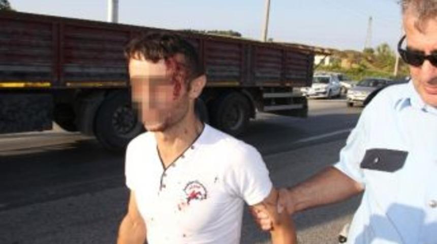 9 Kişinin Yaralandığı Kazaya Neden Olan S&uuml;r&uuml;c&uuml; Ehliyetsiz Ve Alkoll&uuml; &Ccedil;ıktı