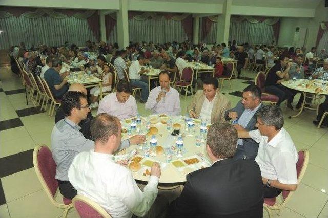 Ak Parti Boz&uuml;y&uuml;k İl&ccedil;e Danışma Kurulu Toplantısı 1