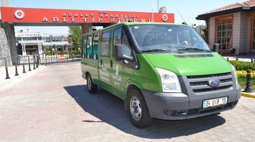 &Ouml;ld&uuml;r&uuml;len Mehtap Ay&rsquo;ın Cenazesi Adli Tıp&rsquo;tan Alındı