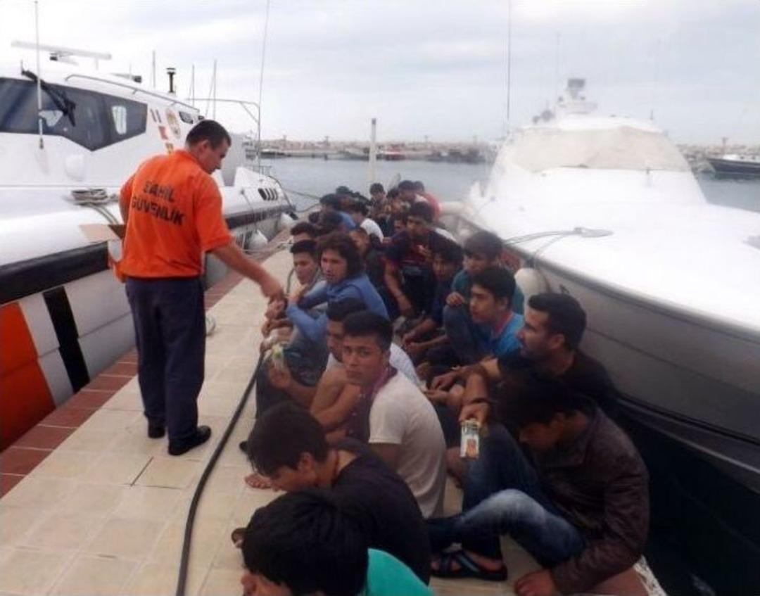 Sahil G&uuml;venlik 126 Sığınmacıyı Kurtardı