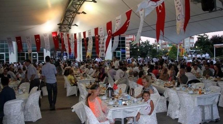 Giresunlular, İstanbul'da İftarda Bir Araya Geldi