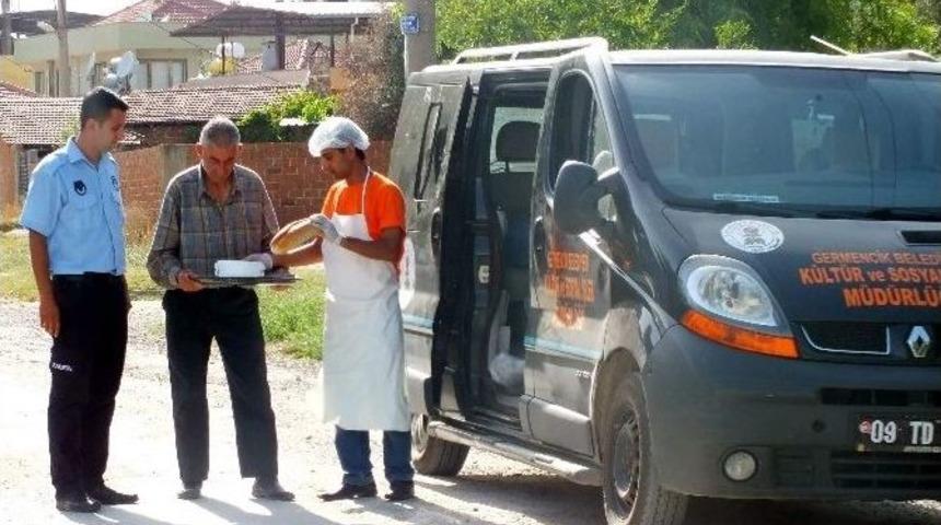 Germencik Belediyesi Ramazanda Bin Eve Sıcak Yemek Ulaştırıyor