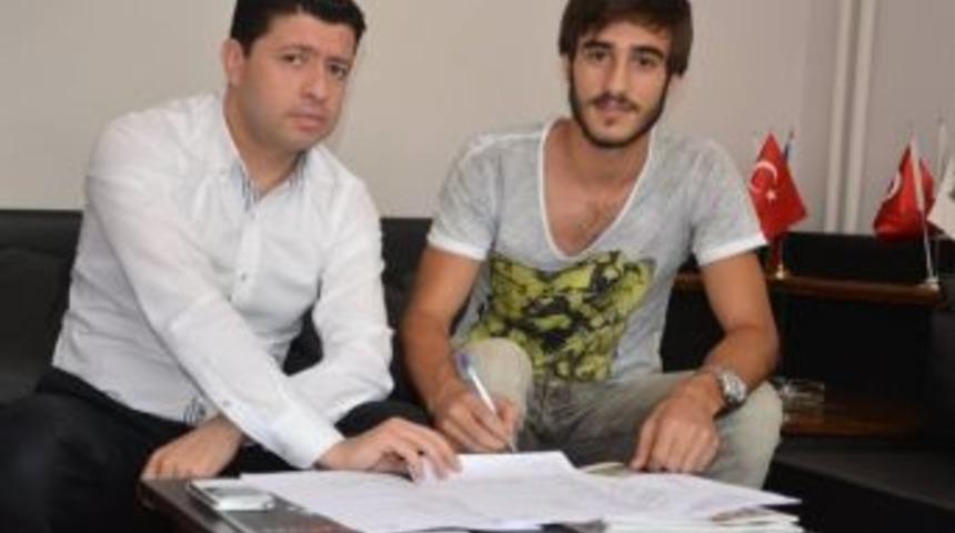 Tekden Denizlispor'da Gen&ccedil; Oyuncunun S&ouml;zleşmesi Uzatıldı