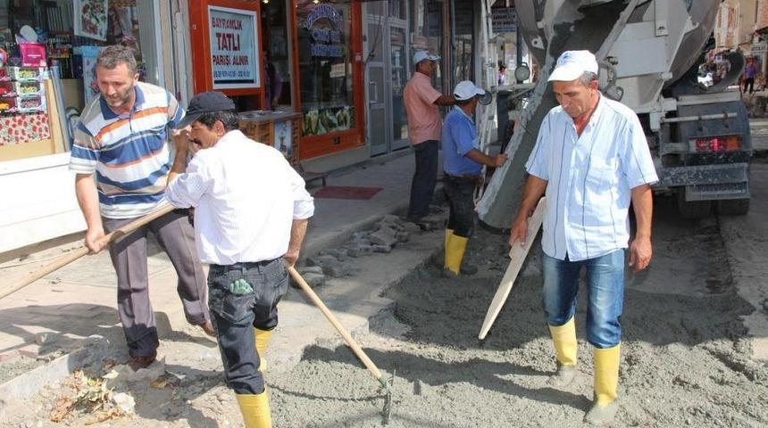 Taşova'da Yol D&uuml;zenleme &Ccedil;alışması
