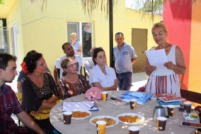 Barınaktaki Hayvanlara Yoğurt G&uuml;n&uuml; 2