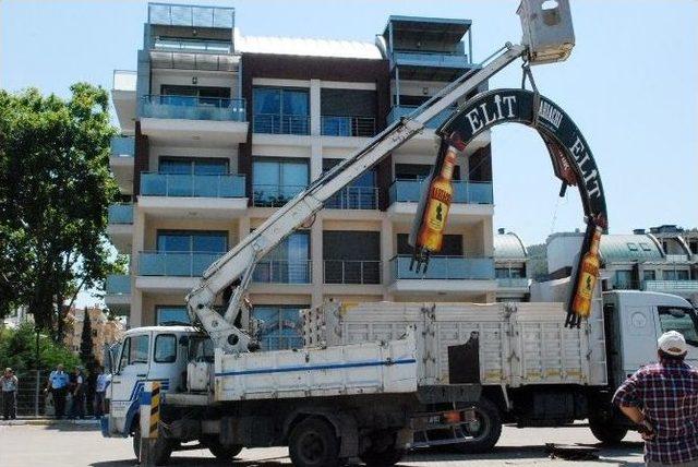 Mudanya’da Tepkili Yıkım