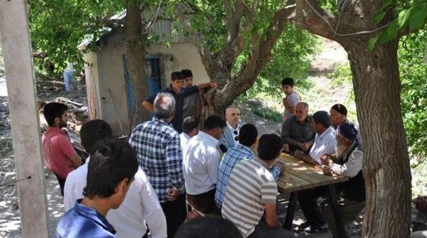 Palu Kaymakamı, K&ouml;y Ziyaretlerine Devam Ediyor