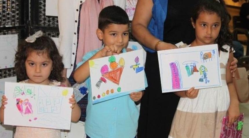 Minikler Hayallerindeki Alışveriş Merkezini &Ccedil;izdi &Ouml;d&uuml;l&uuml; Kaptı