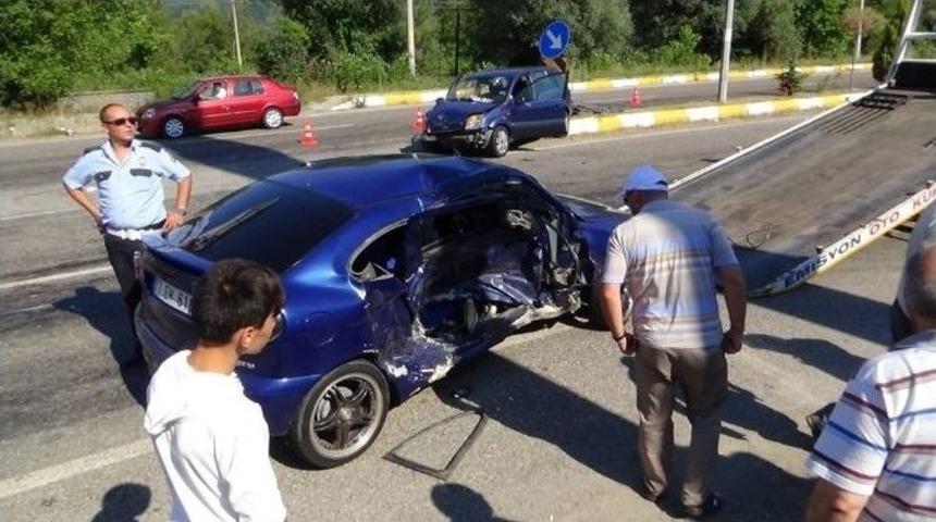 Zonguldak&rsquo;ta Trafik Kazası: 2'si Ağır, 4 Yaralı