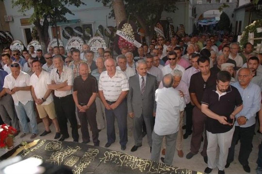 &Uuml;nl&uuml; İşadamı Şefik Yaman Toprağa Verildi