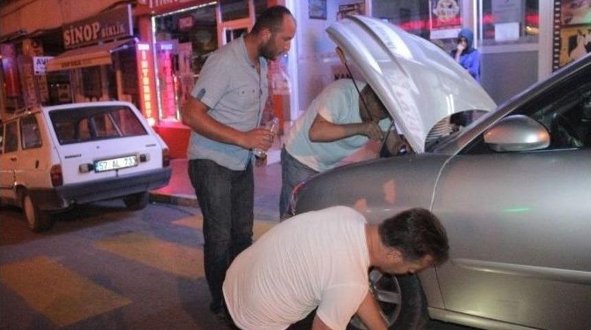 Aracın Motoruna Giren Kediyi İtfaiye Kurtardı