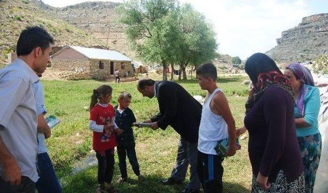 Sarıveliler&rsquo;de Yaylalara Giden &Ccedil;ocuklara Kitap Dağıtıldı 1
