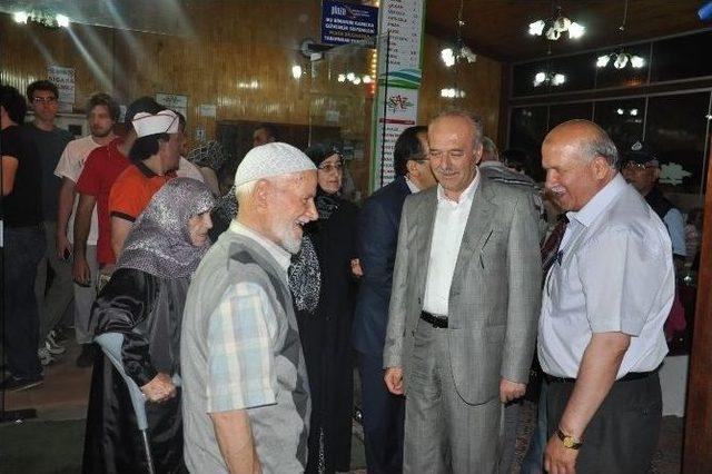 Dursunbey de Yetimler Şehit Aileleri Ve Gazilere İftar Programı 2