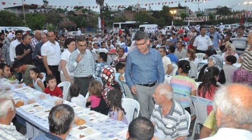 Ak Parti&rsquo;den Yetimlere İftar