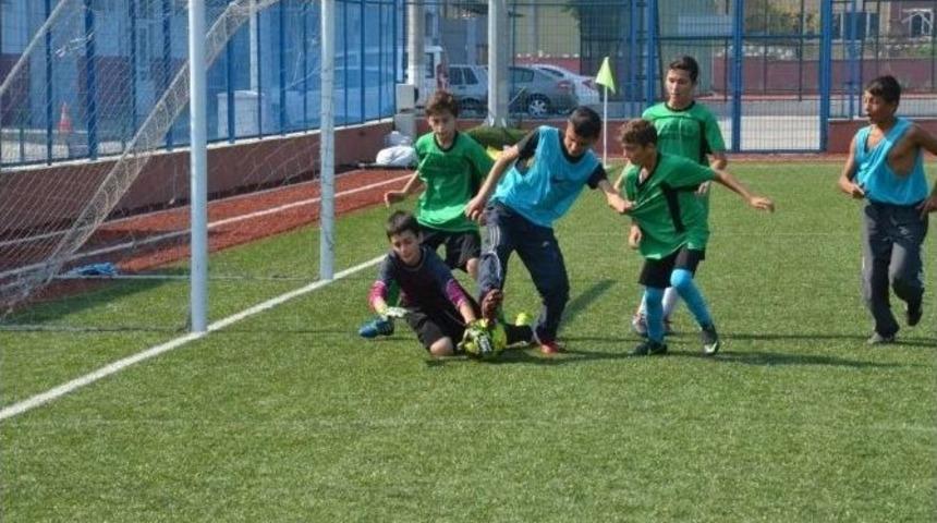 Camiler Arası Futbol Turnuvası Başladı