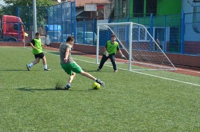 Camiler Arası Futbol Turnuvası Başladı