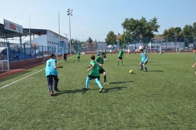 Camiler Arası Futbol Turnuvası Başladı