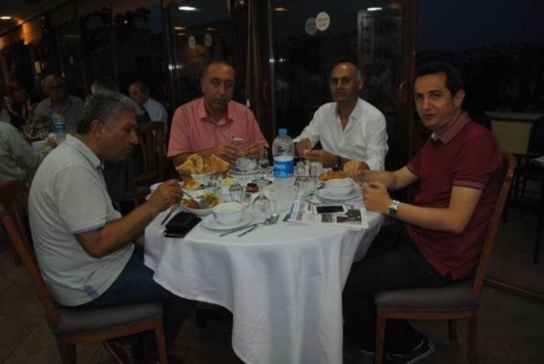 İstanbul Erzurumlular K&uuml;lt&uuml;r Ve Dayanışma Vakfı İftar Yemeği