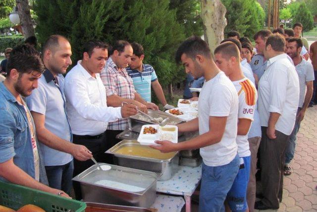 Kaymakamlıktan Bin 500 Kişiye Iftar