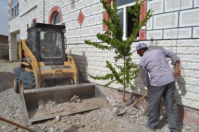 Mevlana Camii&rsquo;nin &Ccedil;evre D&uuml;zenlemesi B&uuml;y&uuml;kşehir&rsquo;den 1