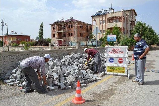 Mevlana Camii&rsquo;nin &Ccedil;evre D&uuml;zenlemesi B&uuml;y&uuml;kşehir&rsquo;den 2