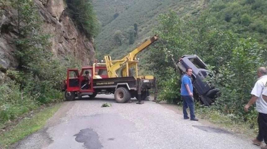 Giresun&rsquo;da Trafik Kazası: 1 &Ouml;l&uuml;, 3 Yaralı