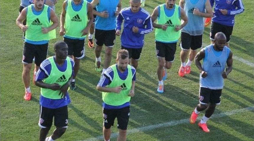 Kardemir Karab&uuml;kspor&rsquo;da Kamp &Ccedil;alışmaları