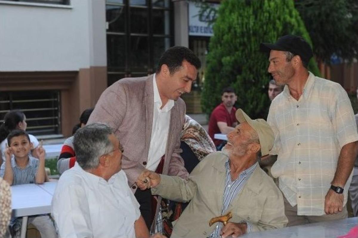 Ortak İftar Coşkusunun Adresi Kasımpaşa Mahallesi Oldu