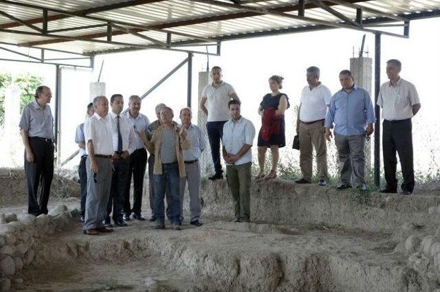 8 Bin 500 Yıllık Yeşilova Höyüğünde Kazılar Başladı