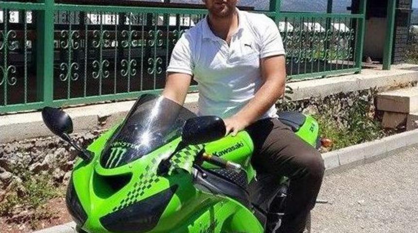 Yarış Motosikletiyle Test S&uuml;r&uuml;ş&uuml; Yaparken &Ouml;ld&uuml;