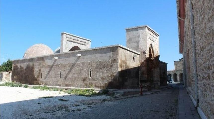 Tarihi İsmail Ağa Medresi&rsquo;nin Risk Altında Olduğu İddiası