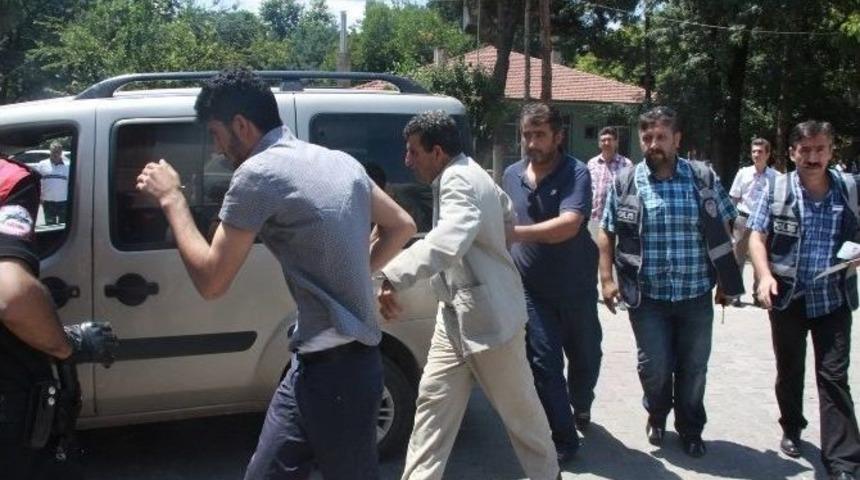 80 Lira İ&ccedil;in Silahlar &Ccedil;ekildi