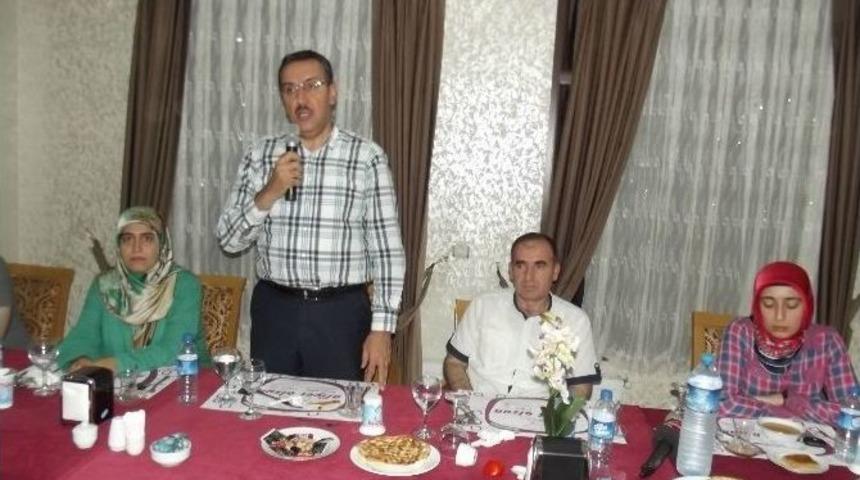 Ak Parti Yeşilyurt Kadın Kollarından Yuva &Ccedil;ocuklarına İftar Yemeği