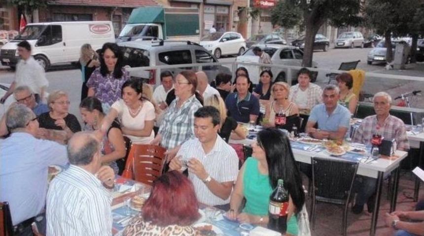 Eskişehirli Şairler Geleneksel İftar Yemeğinde Bir Araya Geldiler
