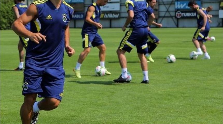 Fenerbah&ccedil;e Yeni Sezon Hazırlıklarını S&uuml;rd&uuml;r&uuml;yor