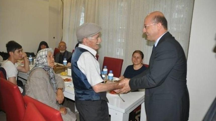 Niksar&rsquo;da Şehit Yakınları Ve Gazilere İftar Yemeği