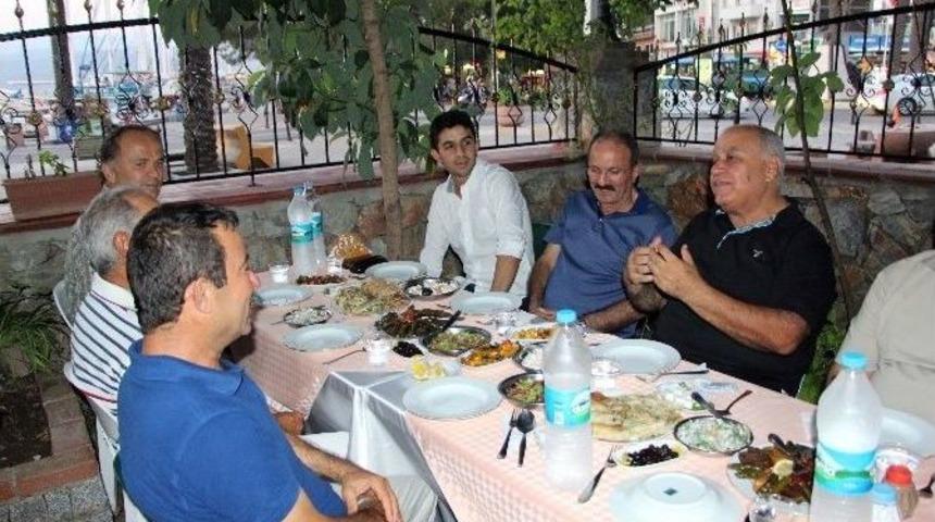 Fethiyeliler Komşularıyla İftar Yaptı