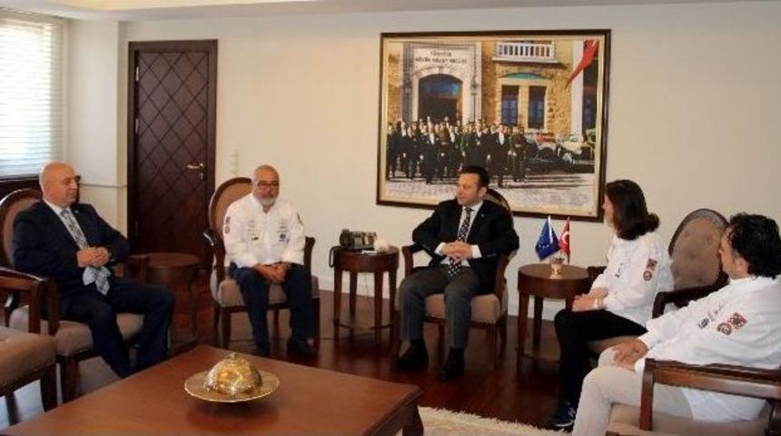 Avok'tan Vali Aksoy'a Ziyaret