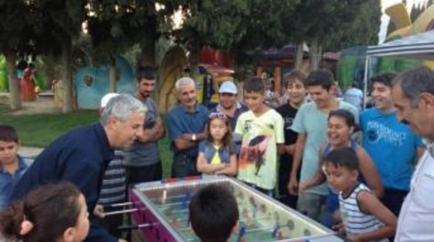 Söke Belediyesi Başkanı Süleyman Toyran Çocuklarla Langırt Oynadı