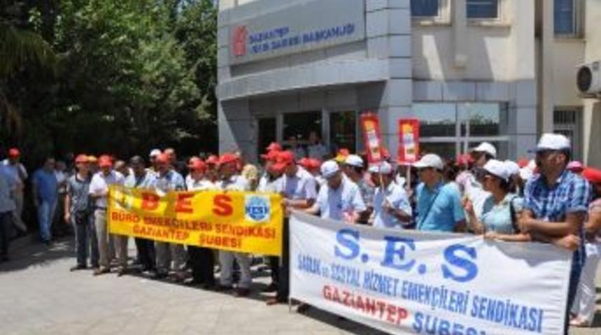 Bes Ve Ses Vergi Dairesi &Ouml;n&uuml;nde Eylem Yaptı