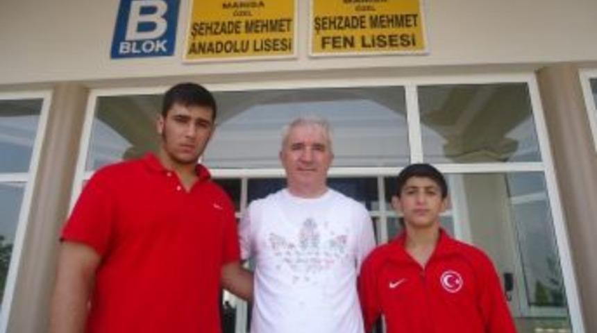 Şehzadeli G&uuml;reş&ccedil;iler D&uuml;nya Şamiyonasında T&uuml;rkiye&rsquo;yi Temsil Edecek