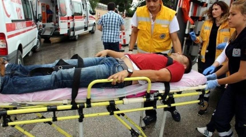 Otomobilini Yıkayan Adamı Yıldırım &Ccedil;arptı