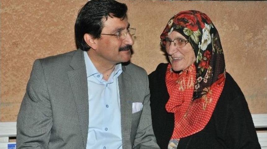 Başkan Ak Ramazan Ziyaretlerini S&uuml;rd&uuml;r&uuml;yor