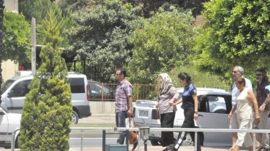 &Ouml;l&uuml; Bulunan Evlatlık Kızın Ailesi Adliyede