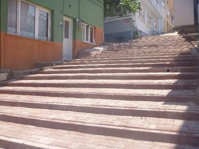 Belediyeden Dik Yokuşlu Yollarda Merdiven Yenileme &Ccedil;alışmaları 2
