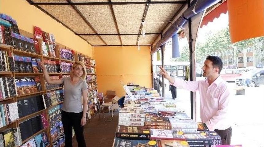 Sultangazi Kitap Fuarı'na Yoğun İlgi