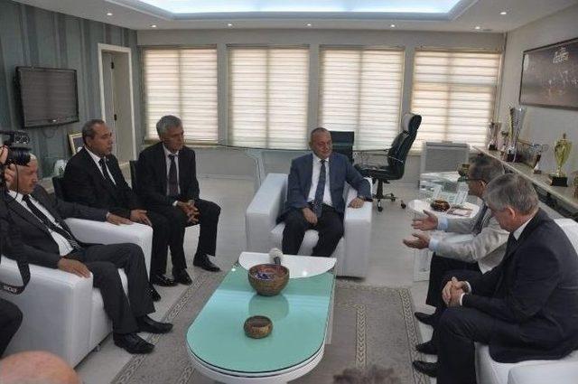 Başkan Erg&uuml;n Mesob Y&ouml;netimini Ağırladı 1